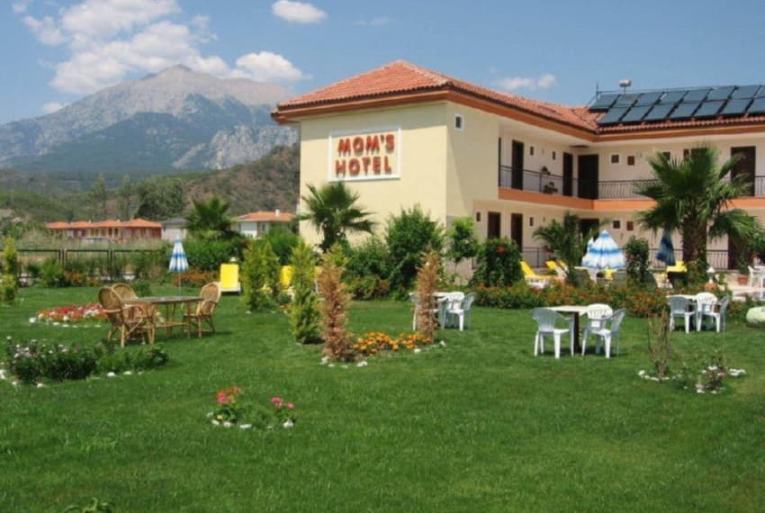 Mom's Hotel, 3* Mom's Hotel, 3*