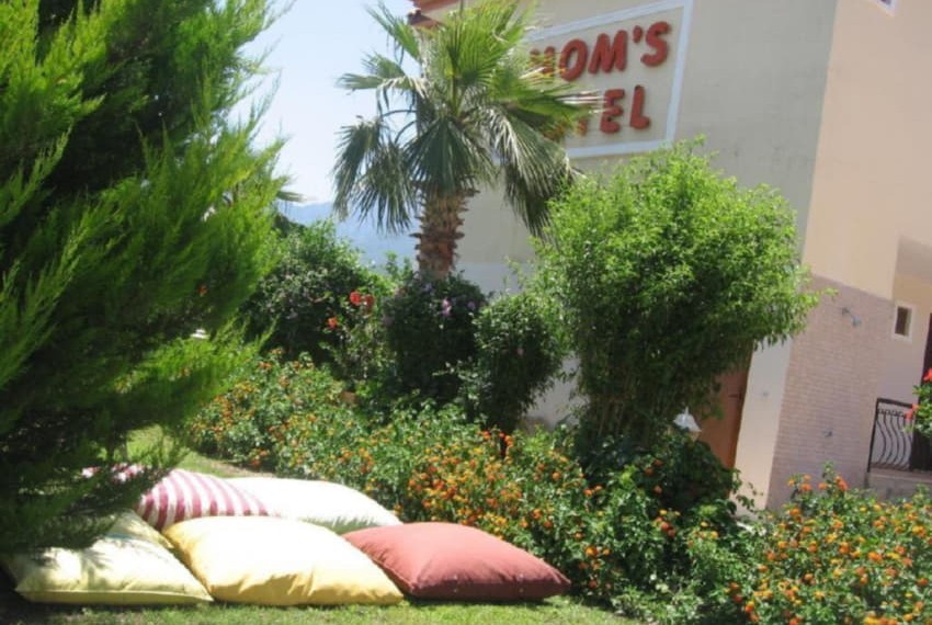 Mom's Hotel, 3* Mom's Hotel, 3*
