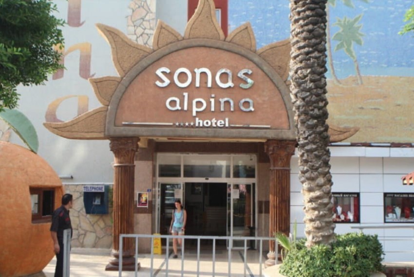 Club Alpina Hotel (ex. Xeno Sonas Alpina), 4* Club Alpina Hotel (ex. Xeno Sonas Alpina), 4*