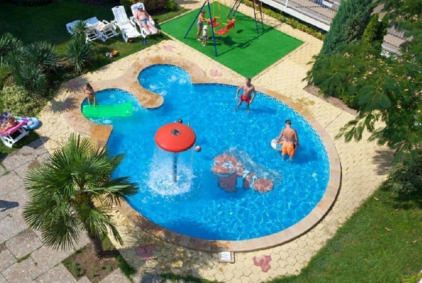 Longoza, 4* Longoza, 4*