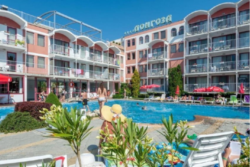 Longoza, 4* Longoza, 4*