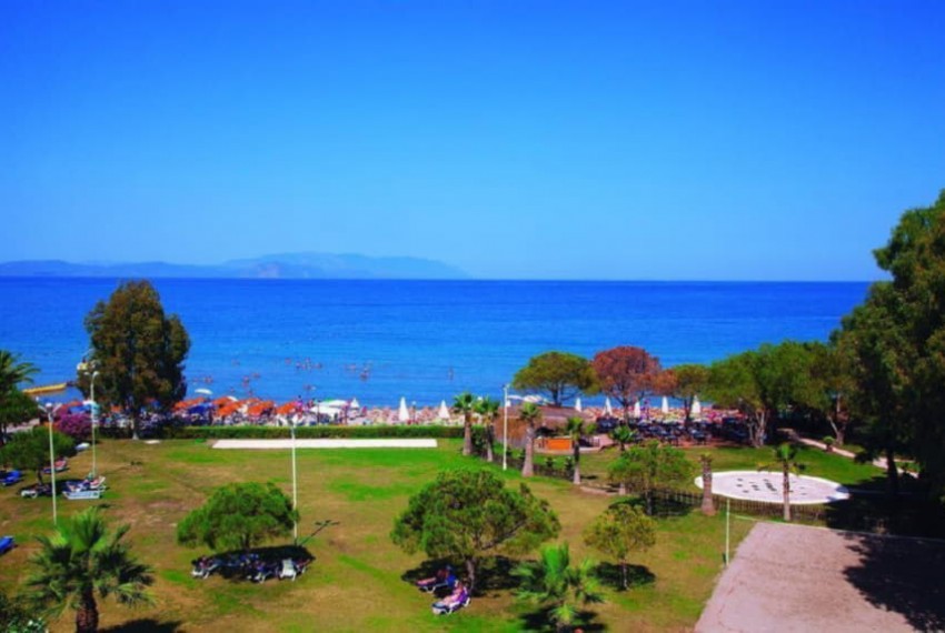 Batihan Beach Resort & Spa, 4* Batihan Beach Resort & Spa, 4*