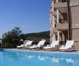 Naslada, 3*