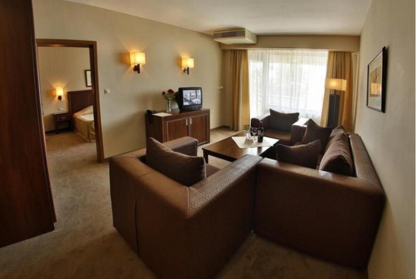 Lotos, 3* Lotos, 3*