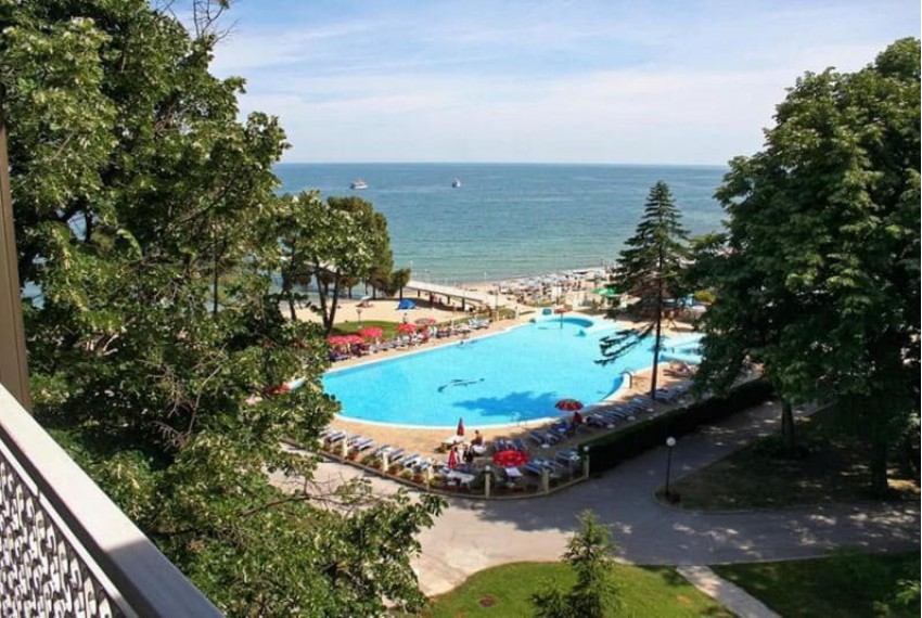 Lotos, 3* Lotos, 3*