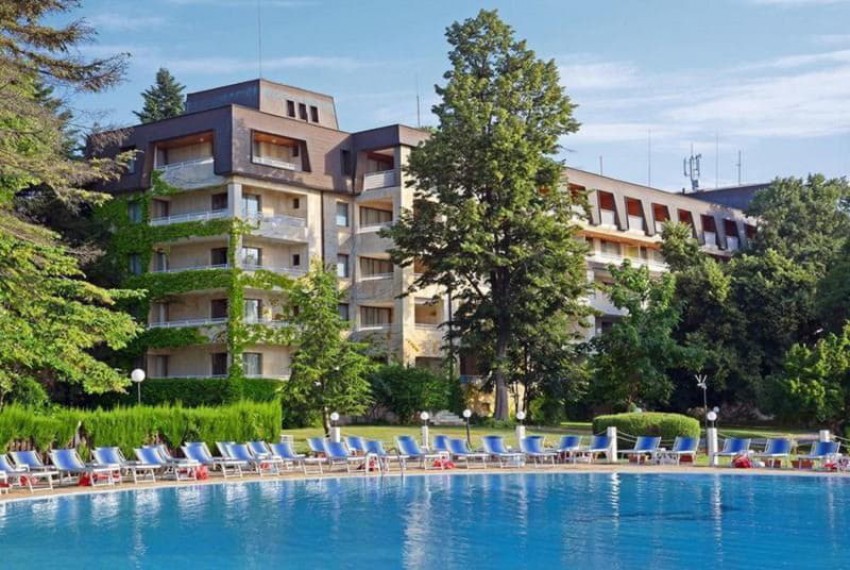 Lotos, 3* Lotos, 3*
