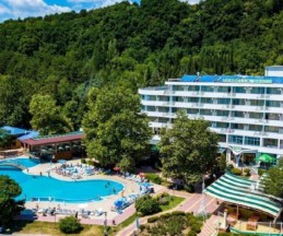 Arabella Beach, 4*