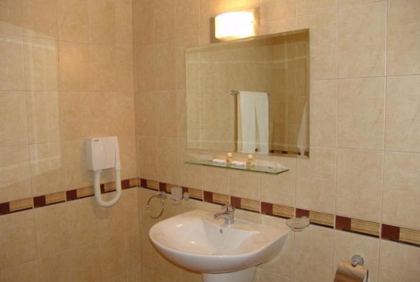Julia, 3* Julia, 3*
