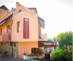 Apolis, 3*